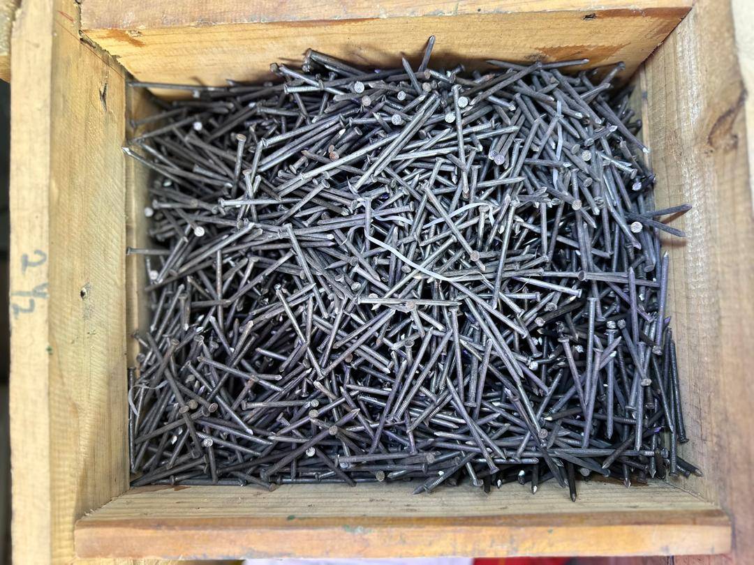 Steel Wire Nail 2 1/2 inch