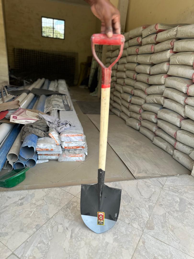 Round-Point Spade