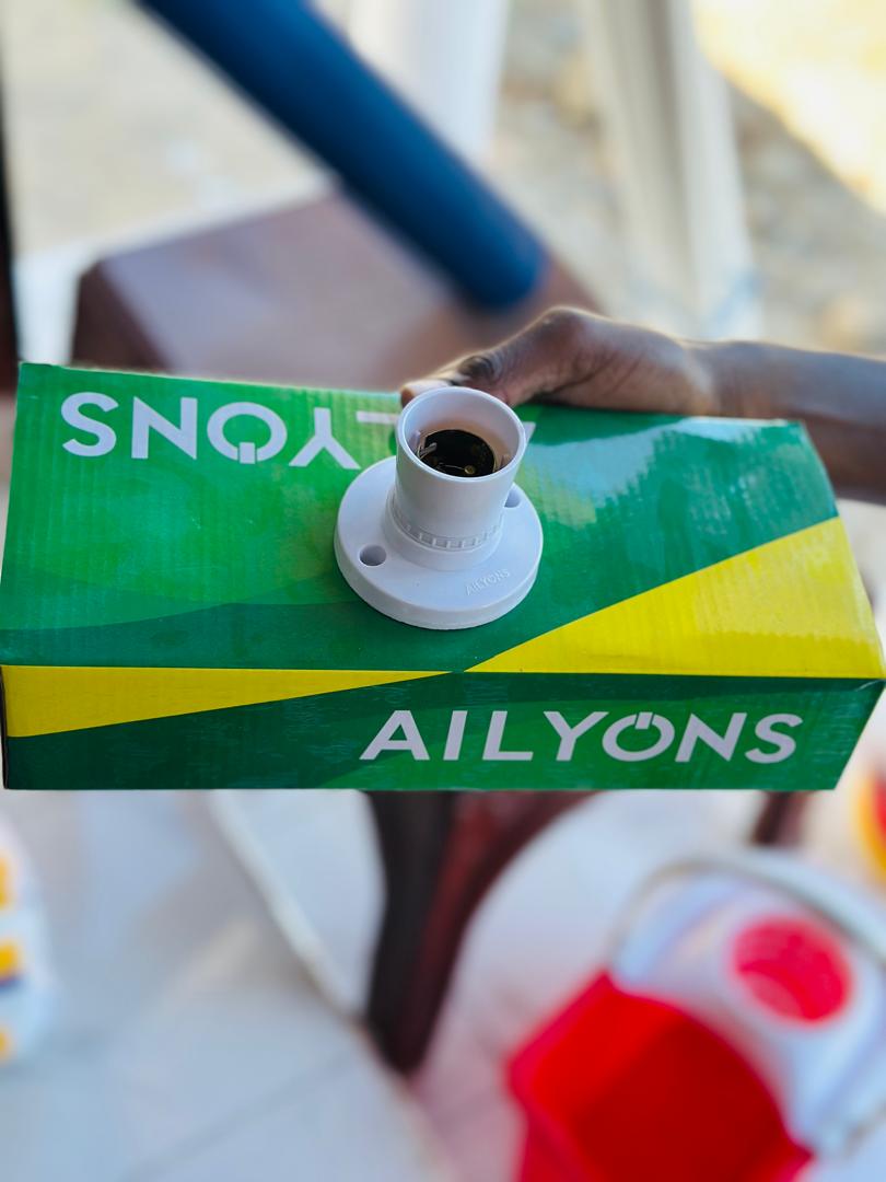 AILYONS Batten Lamp Holder