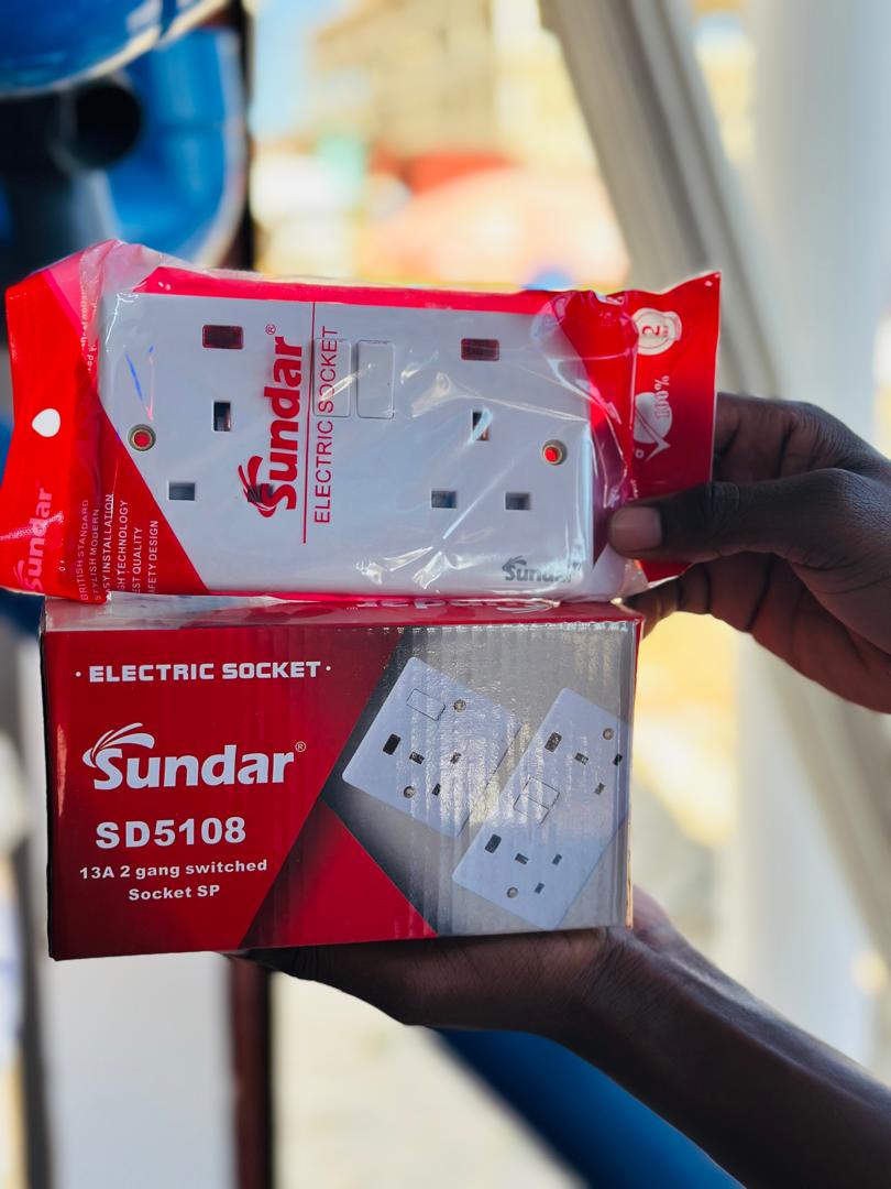 Sundar Switched Wall Socket