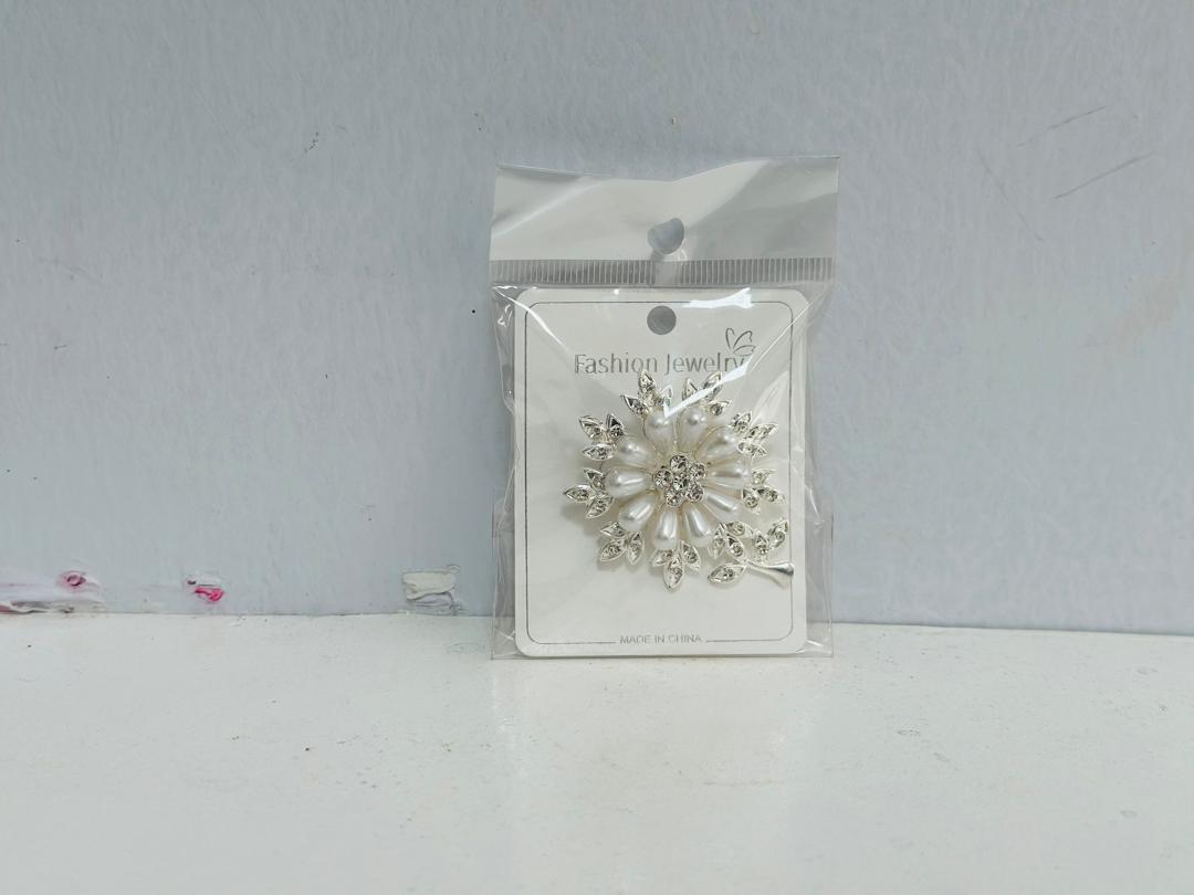 Pearl & Rhinestone Flower Brooch